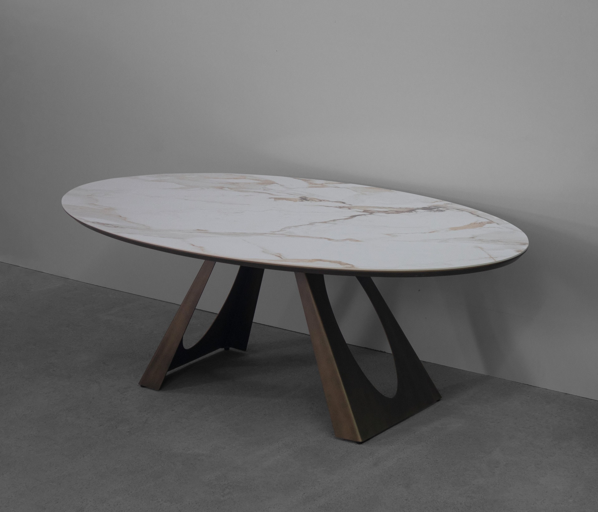 Luna Ceramica - Σύγχρονo τραπέζι εσωτερικού χώρου.
